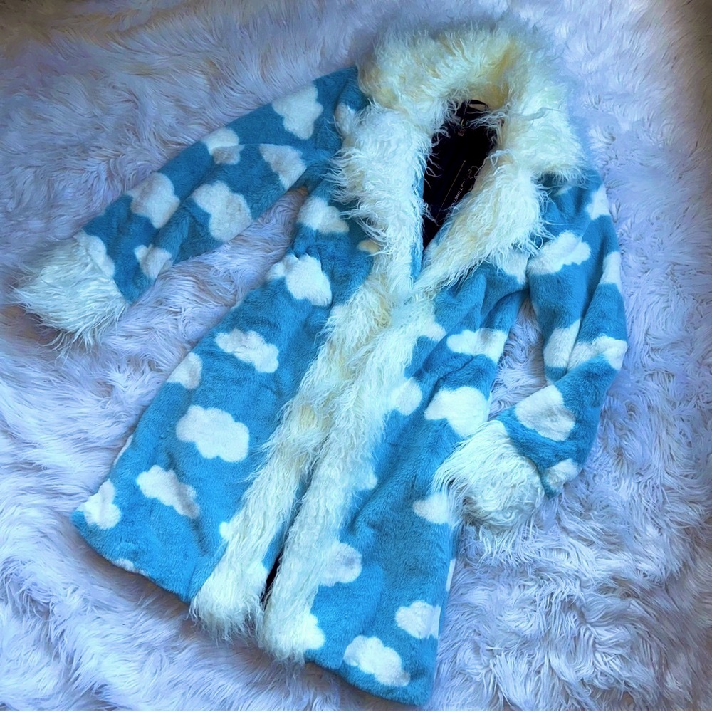 🪻[ Dolls Kill ] x dELiA*s Dreamscape Love Faux Fur Cloud Print Coat Festival - Picture 4 of 13